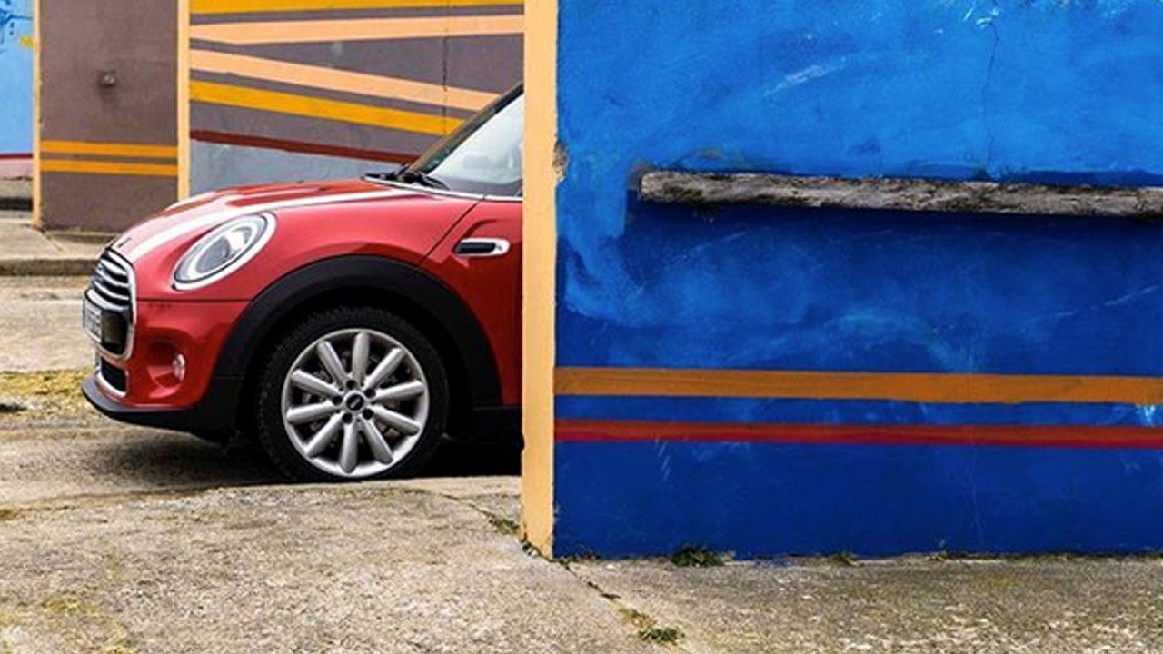 Η ΜΙΝΙ ΣΤΑ SOCIAL.